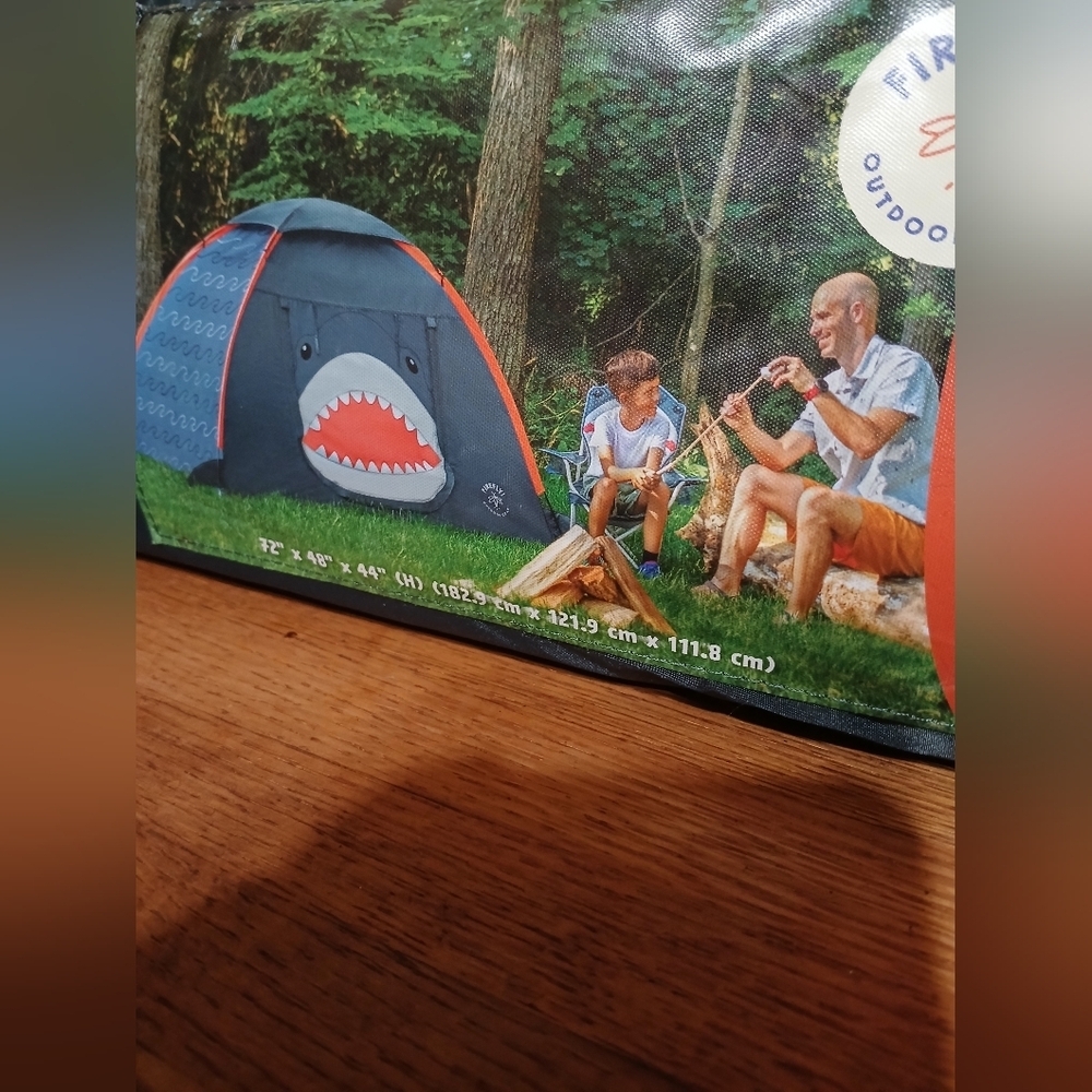 New Fin the Shark Kids Camping Tent Blue - Picture 3 of 4